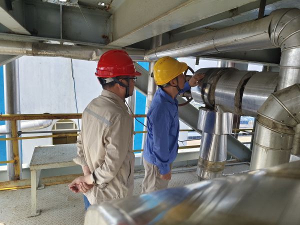 6月5日上午，尿素車間開展節(jié)前安全檢查.jpg